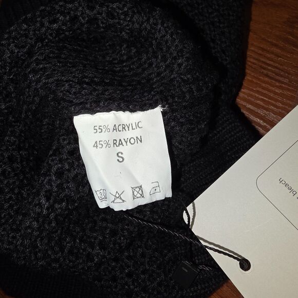 New with Tags Black Knit Sweater Tank Size Small - Picture 8 of 8